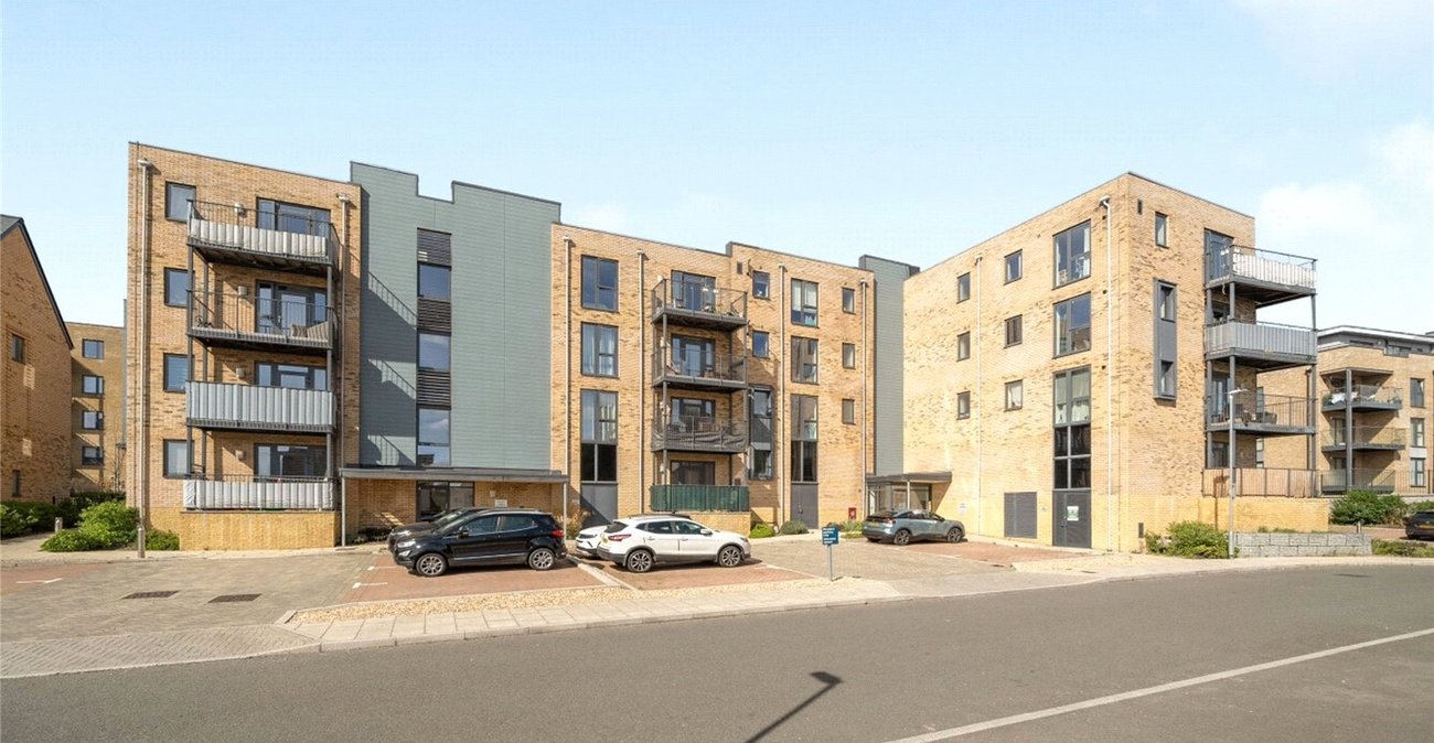 2 bedroom property for sale in Castle Hill | Robinson Jackson