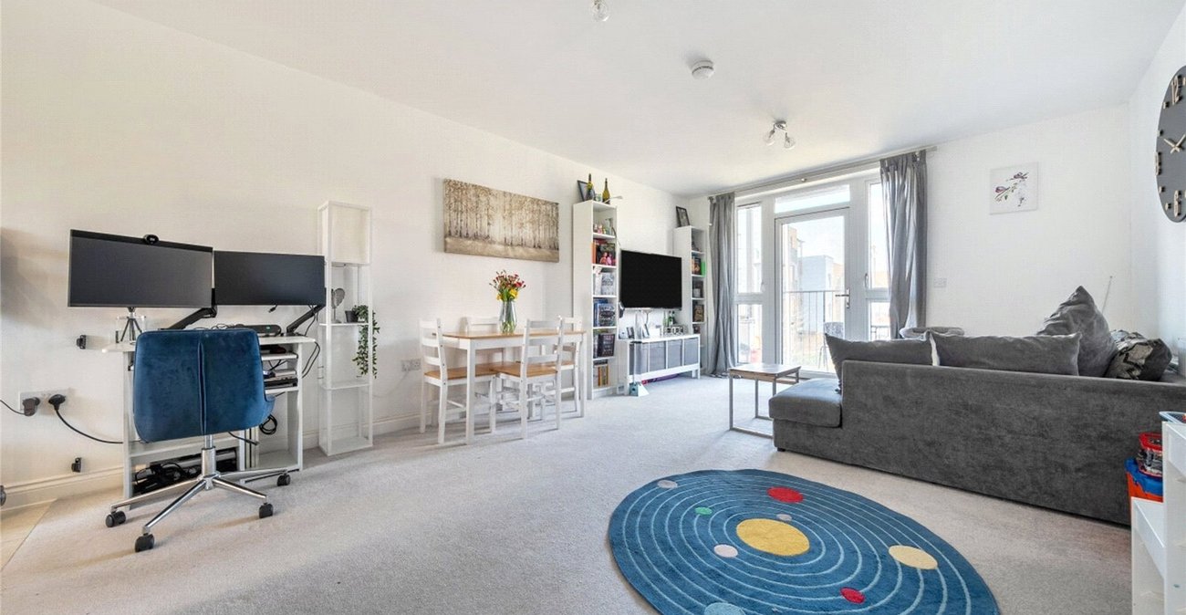 2 bedroom property for sale in Castle Hill | Robinson Jackson