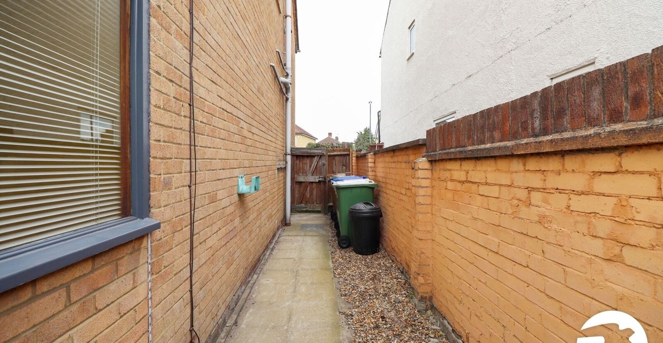 2 bedroom house for sale in Belvedere | Robinson Jackson