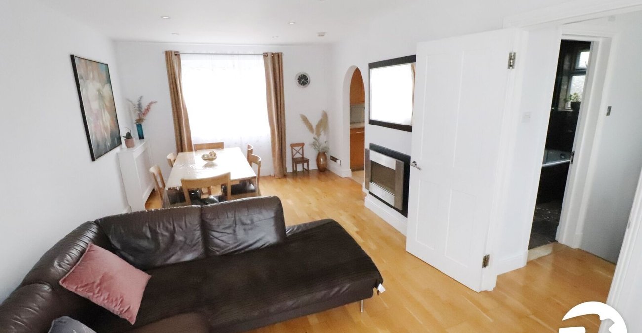 4 bedroom property for sale in Belvedere | Robinson Jackson