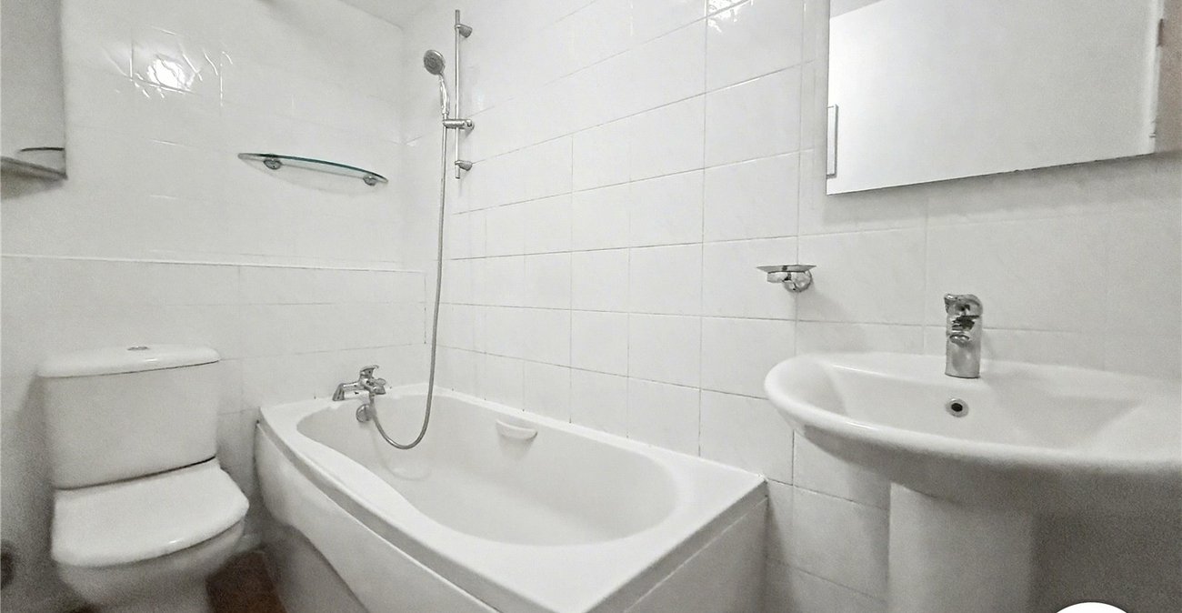 2 bedroom house for sale in Rochester | Robinson Michael & Jackson