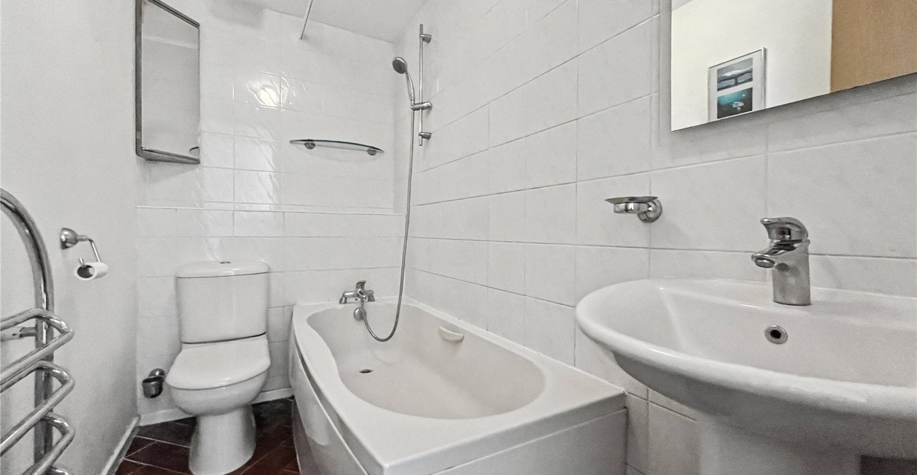 2 bedroom house for sale in Rochester | Robinson Michael & Jackson