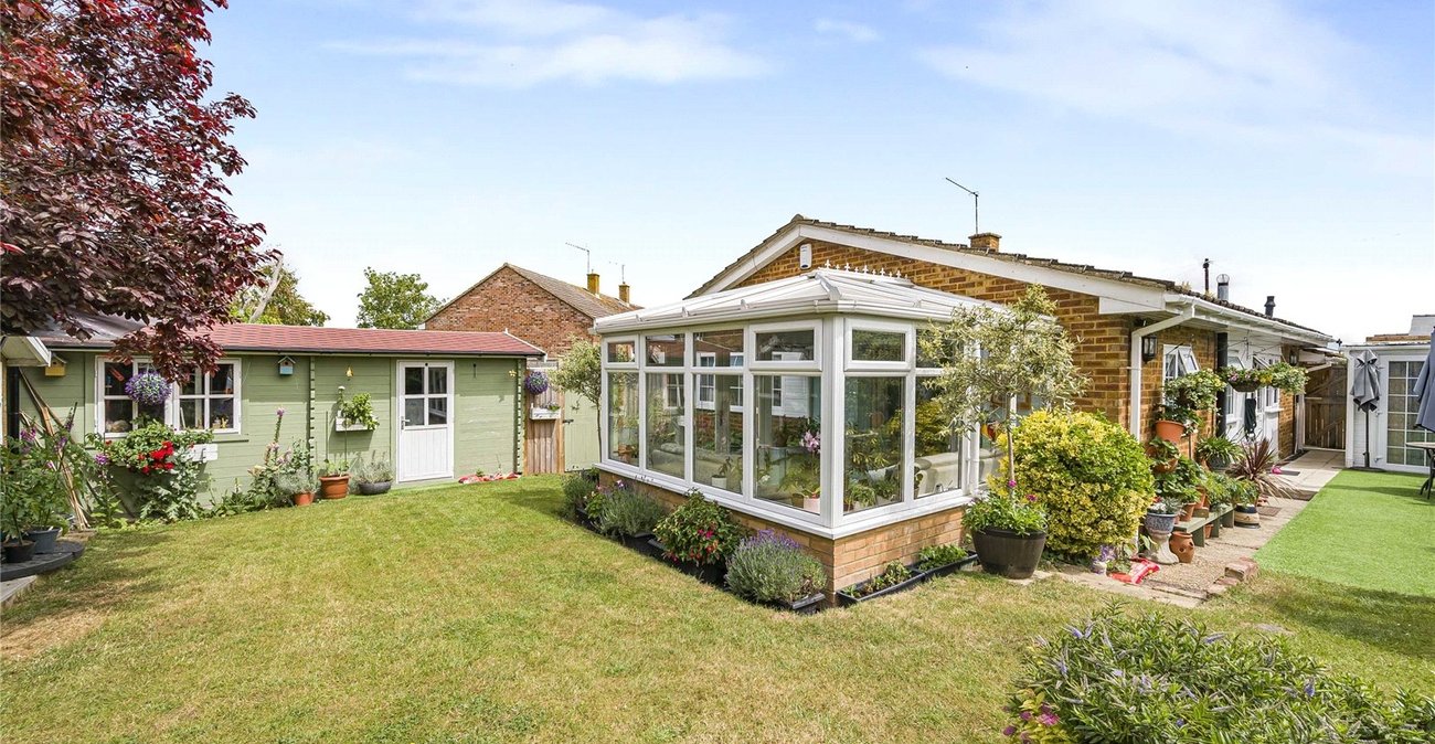 2 bedroom bungalow for sale in Cliffe | Robinson Michael & Jackson