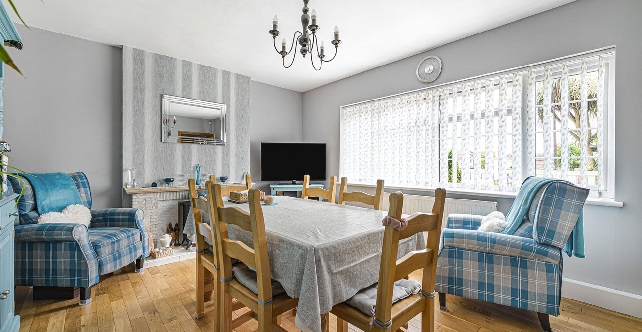 2 bedroom bungalow for sale in Cliffe | Robinson Michael & Jackson