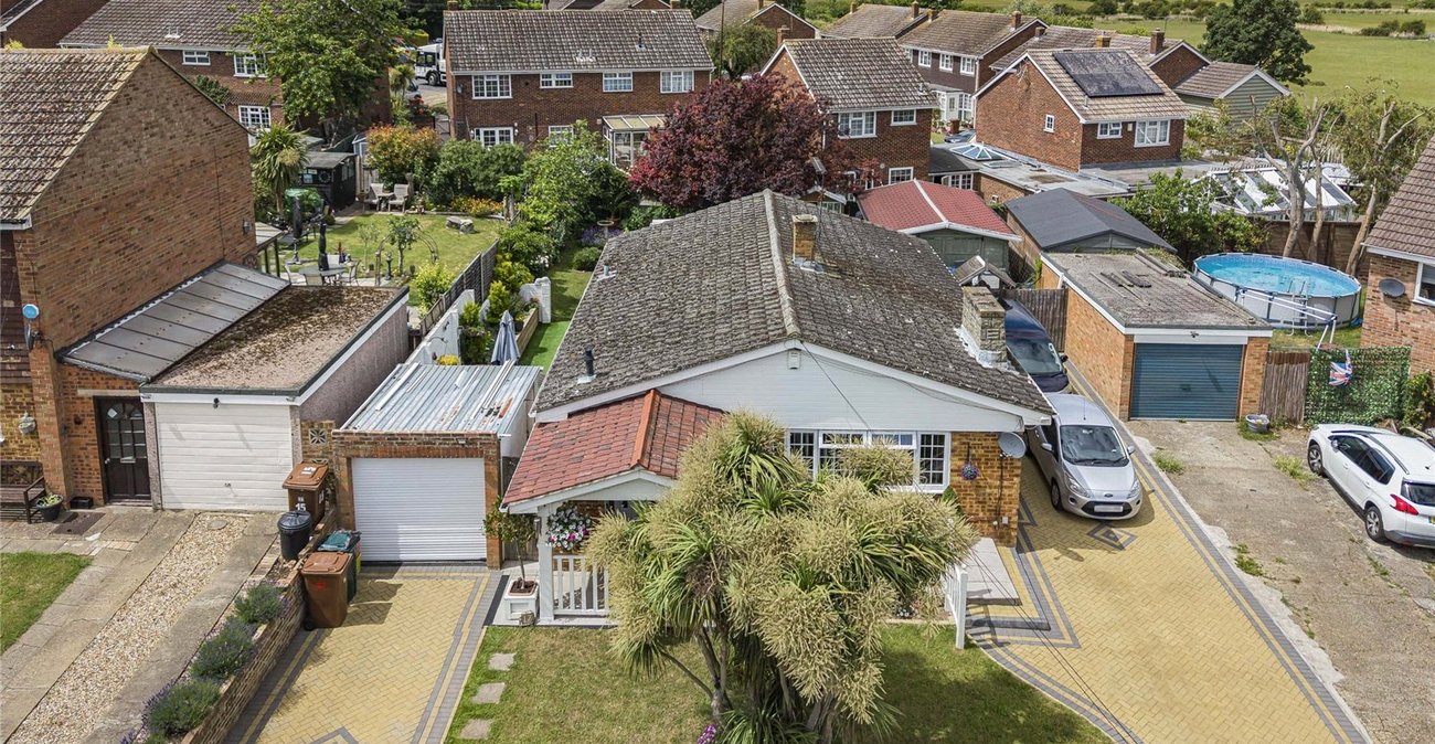 2 bedroom bungalow for sale in Cliffe | Robinson Michael & Jackson