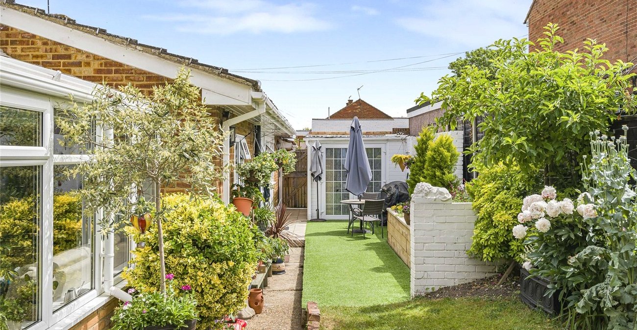 2 bedroom bungalow for sale in Cliffe | Robinson Michael & Jackson