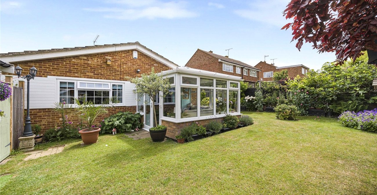 2 bedroom bungalow for sale in Cliffe | Robinson Michael & Jackson