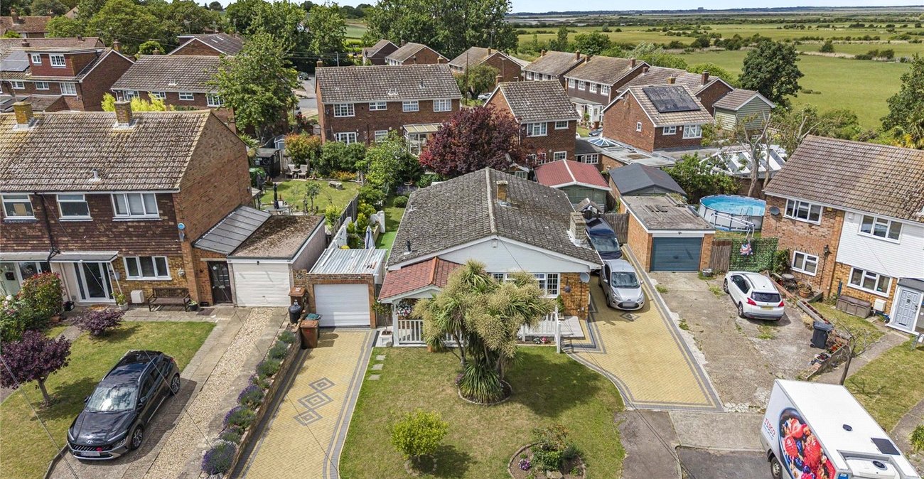 2 bedroom bungalow for sale in Cliffe | Robinson Michael & Jackson