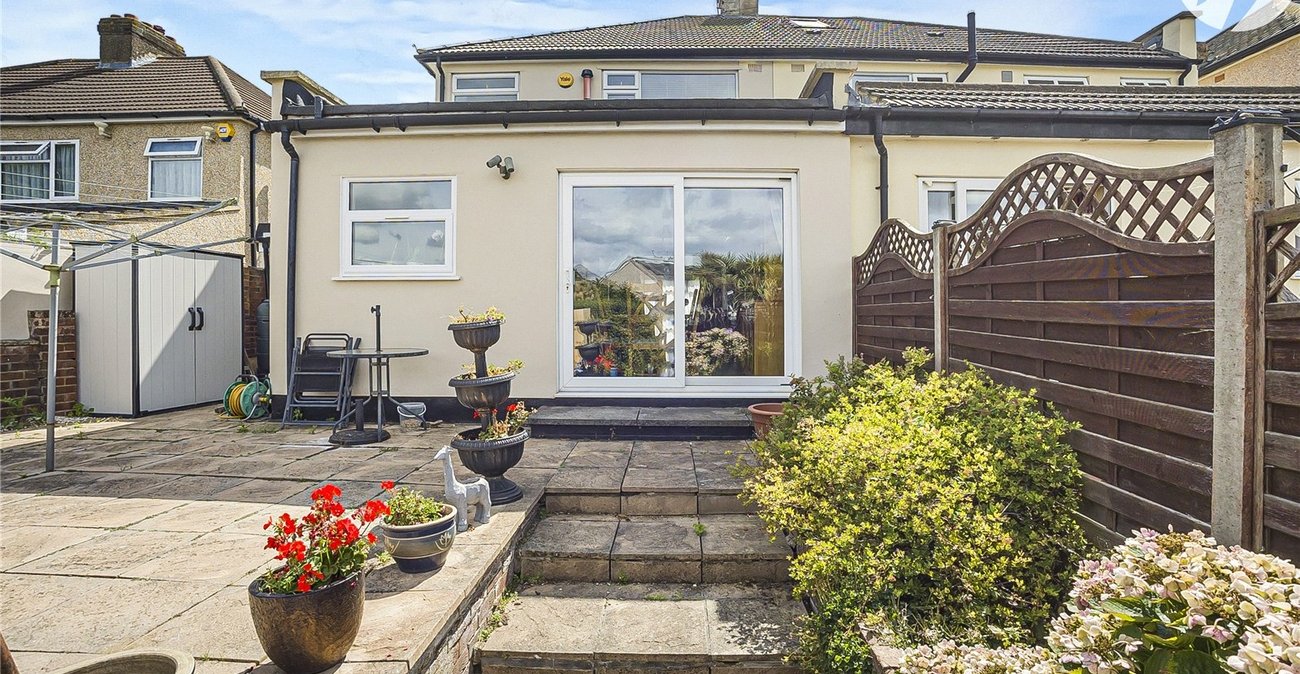 3 bedroom house for sale in West Dartford | Robinson Jackson