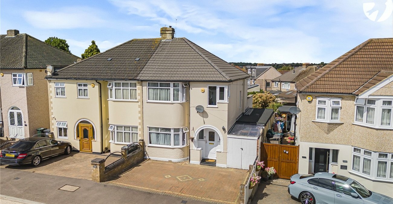 3 bedroom house for sale in West Dartford | Robinson Jackson