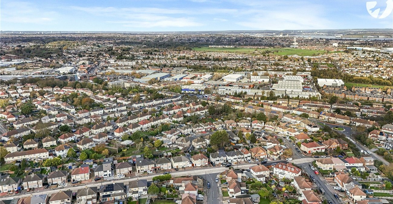 3 bedroom house for sale in West Dartford | Robinson Jackson