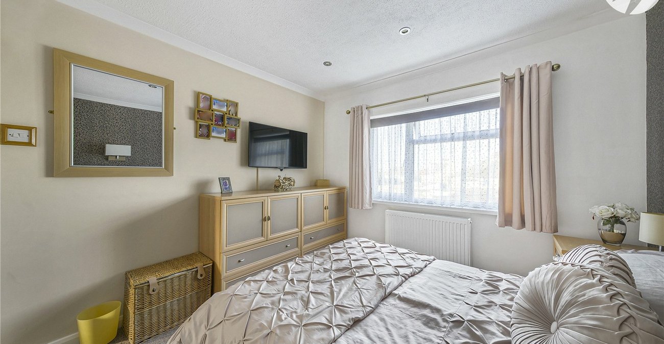 3 bedroom house for sale in West Dartford | Robinson Jackson