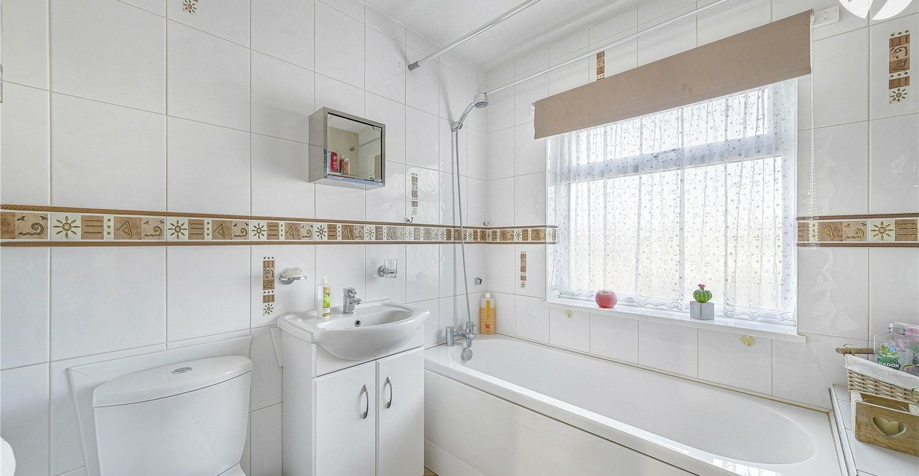 3 bedroom house for sale in West Dartford | Robinson Jackson