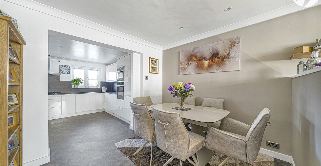 3 bedroom house for sale in West Dartford | Robinson Jackson