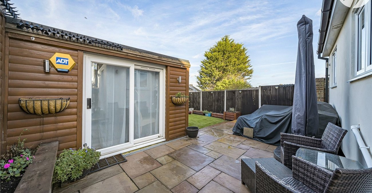 3 bedroom house for sale in West Dartford | Robinson Jackson