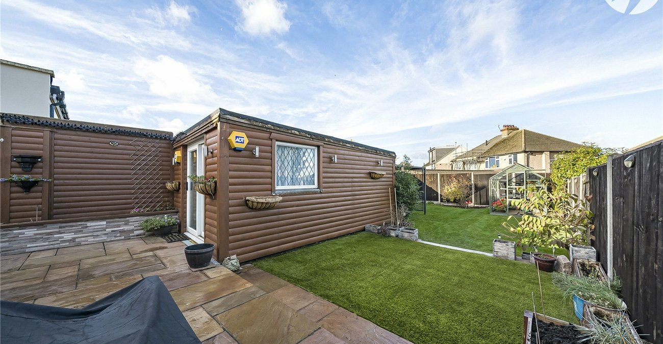 3 bedroom house for sale in West Dartford | Robinson Jackson