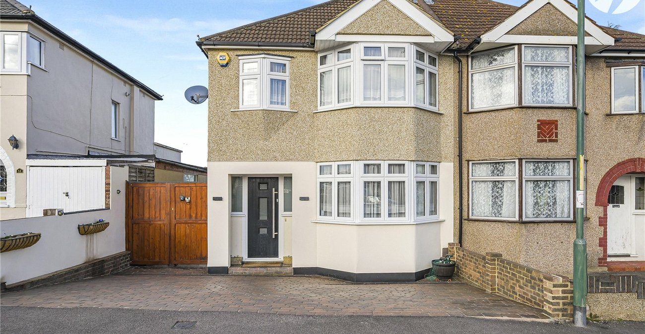 3 bedroom house for sale in West Dartford | Robinson Jackson