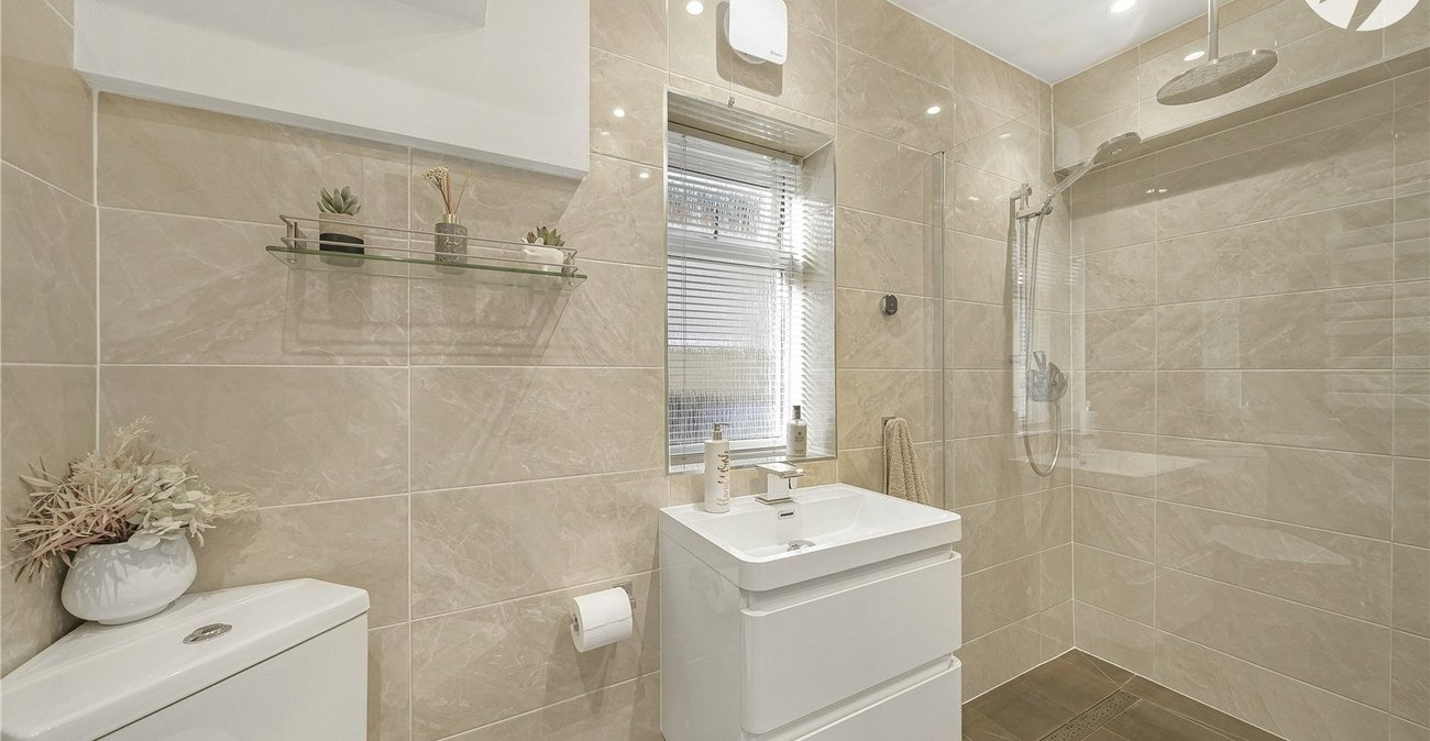 3 bedroom house for sale in West Dartford | Robinson Jackson