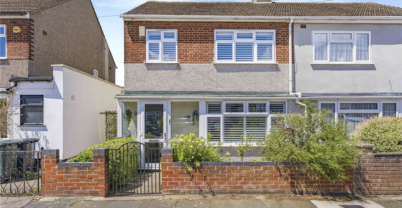 3 bedroom house for sale in West Dartford | Robinson Jackson