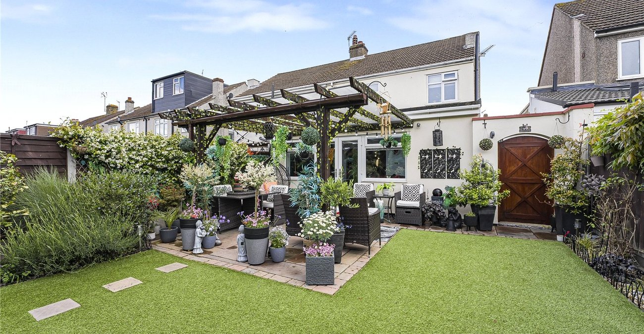 3 bedroom house for sale in West Dartford | Robinson Jackson