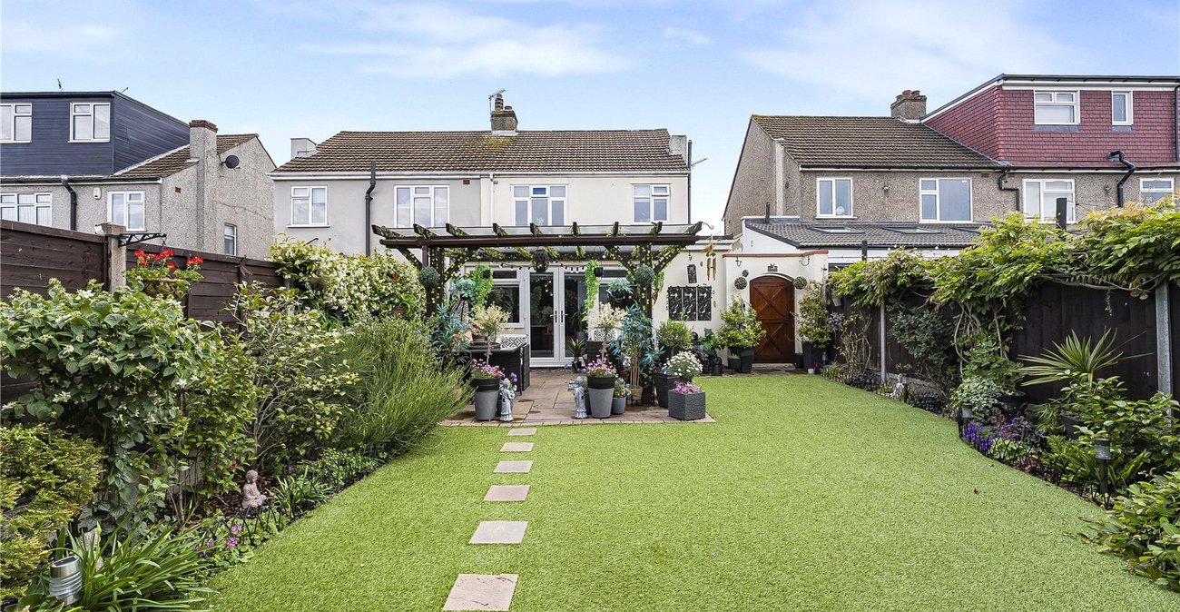 3 bedroom house for sale in West Dartford | Robinson Jackson