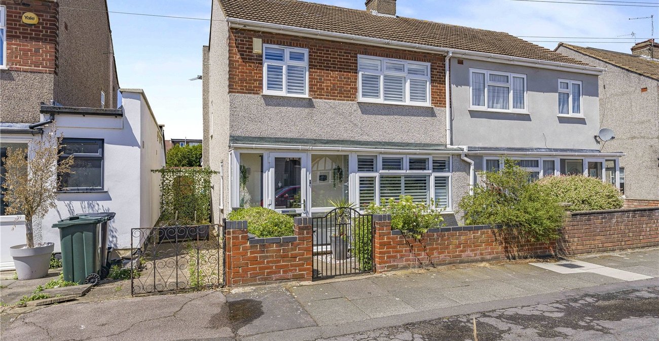 3 bedroom house for sale in West Dartford | Robinson Jackson