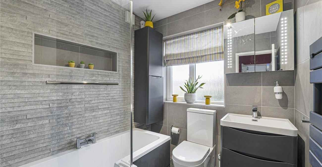 3 bedroom house for sale in West Dartford | Robinson Jackson