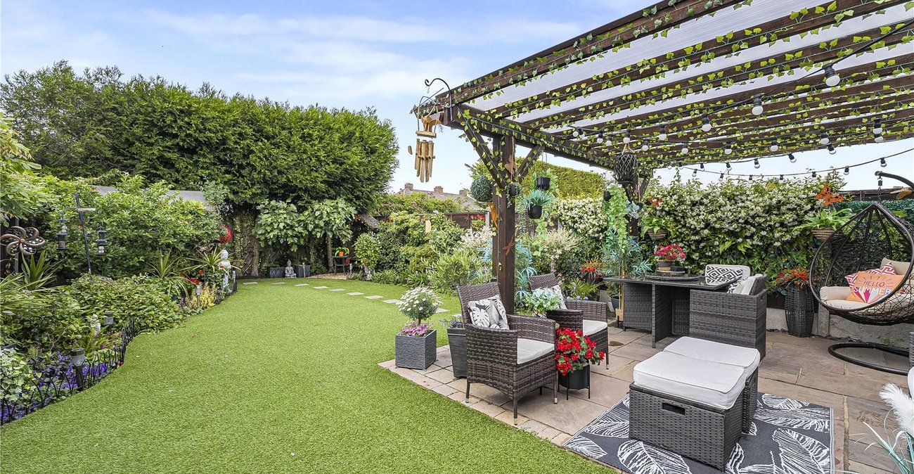 3 bedroom house for sale in West Dartford | Robinson Jackson