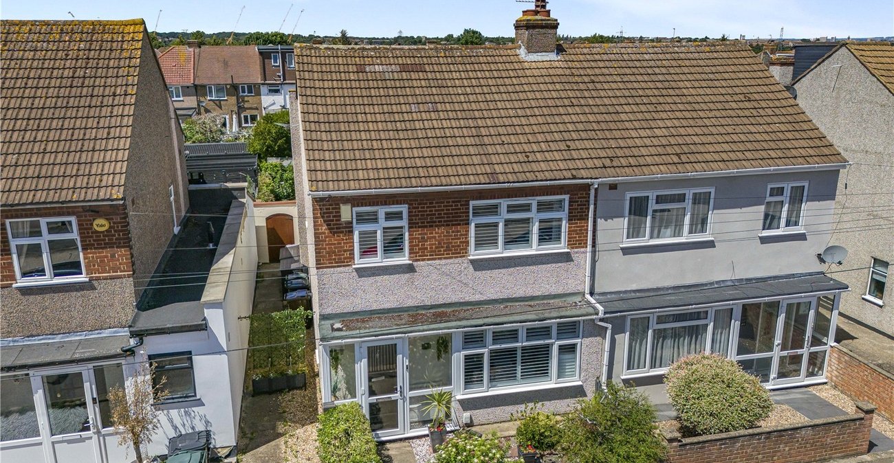 3 bedroom house for sale in West Dartford | Robinson Jackson