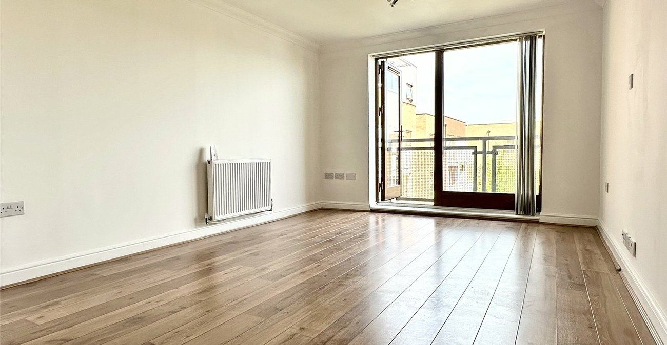 1 bedroom property for sale in Greenhithe | Robinson Jackson