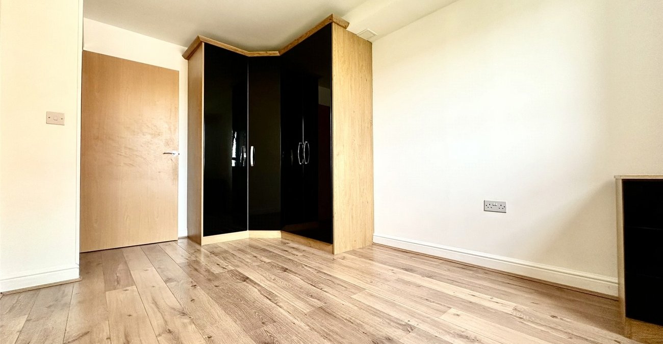 1 bedroom property for sale in Greenhithe | Robinson Jackson