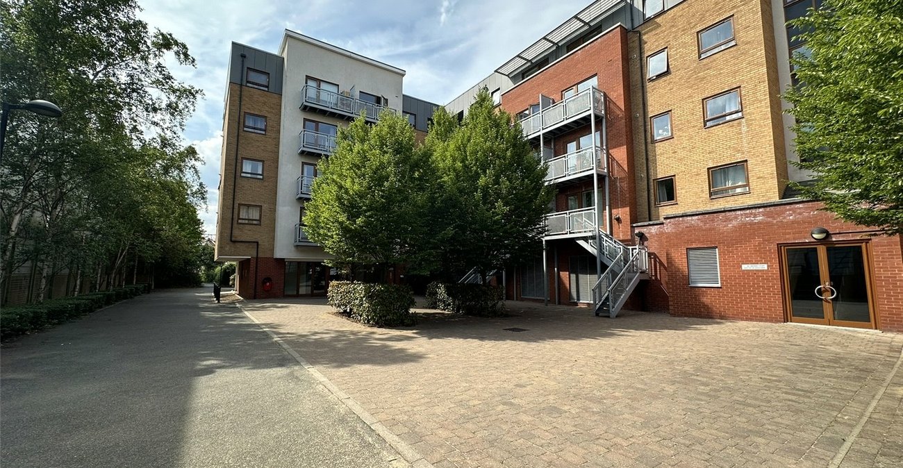 1 bedroom property for sale in Greenhithe | Robinson Jackson