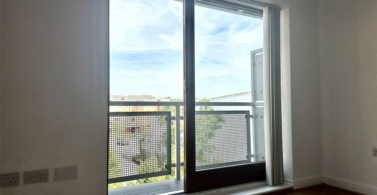 1 bedroom property for sale in Greenhithe | Robinson Jackson