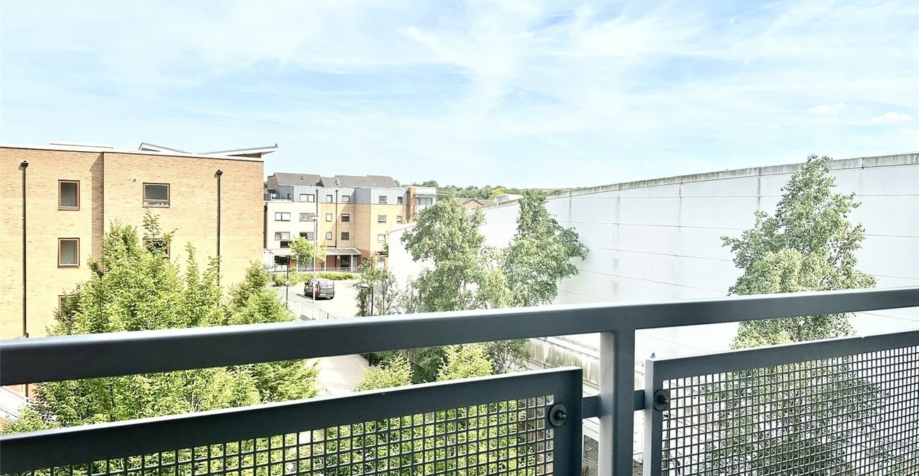 1 bedroom property for sale in Greenhithe | Robinson Jackson