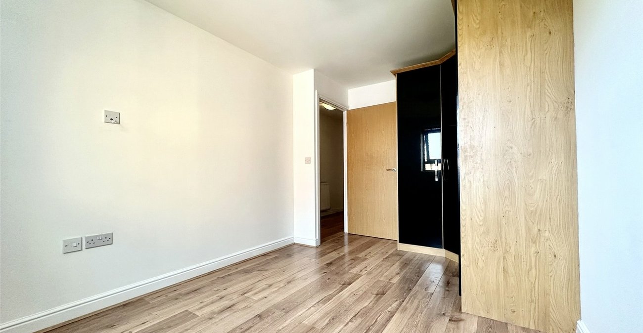 1 bedroom property for sale in Greenhithe | Robinson Jackson