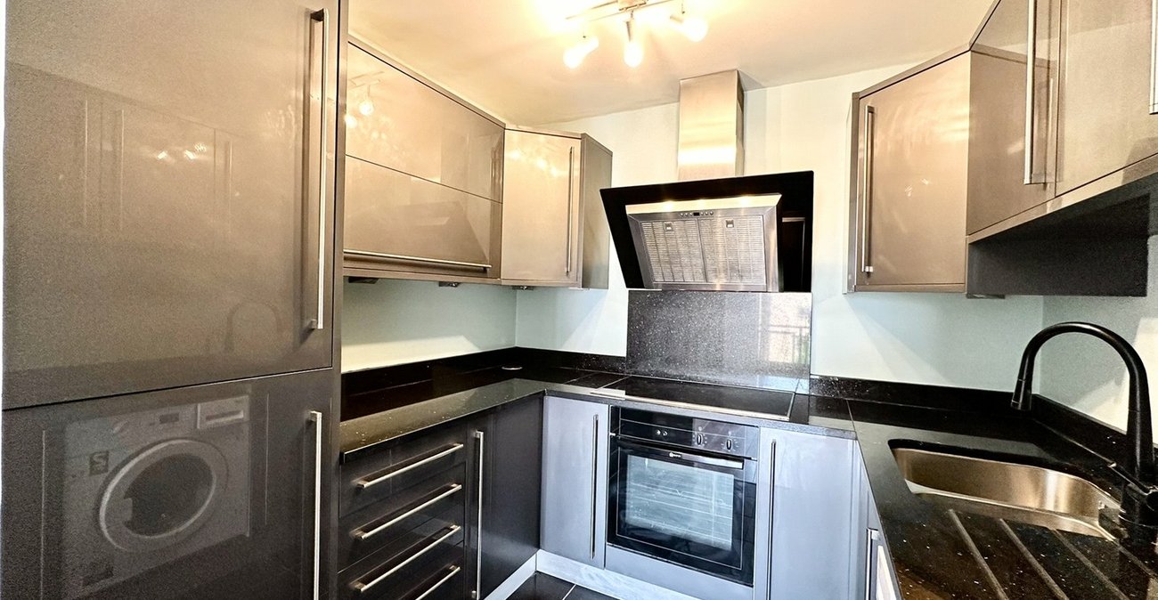 1 bedroom property for sale in Greenhithe | Robinson Jackson