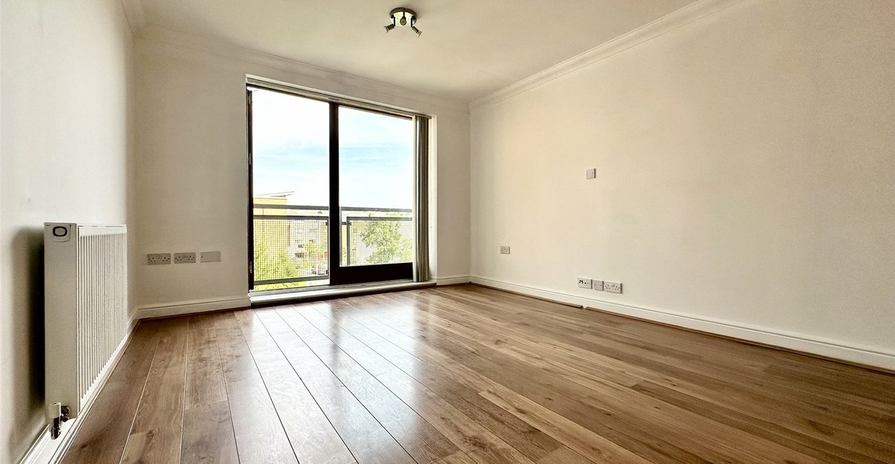 1 bedroom property for sale in Greenhithe | Robinson Jackson