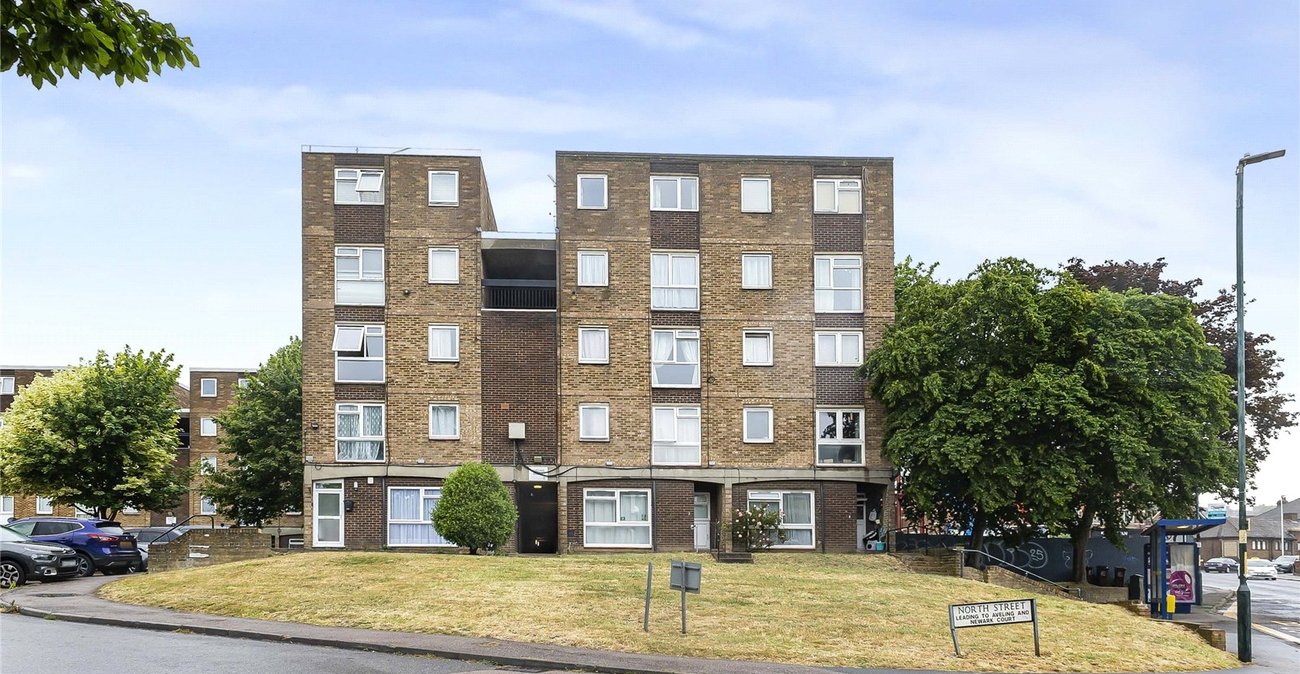 3 bedroom property for sale in Rochester | Robinson Michael & Jackson