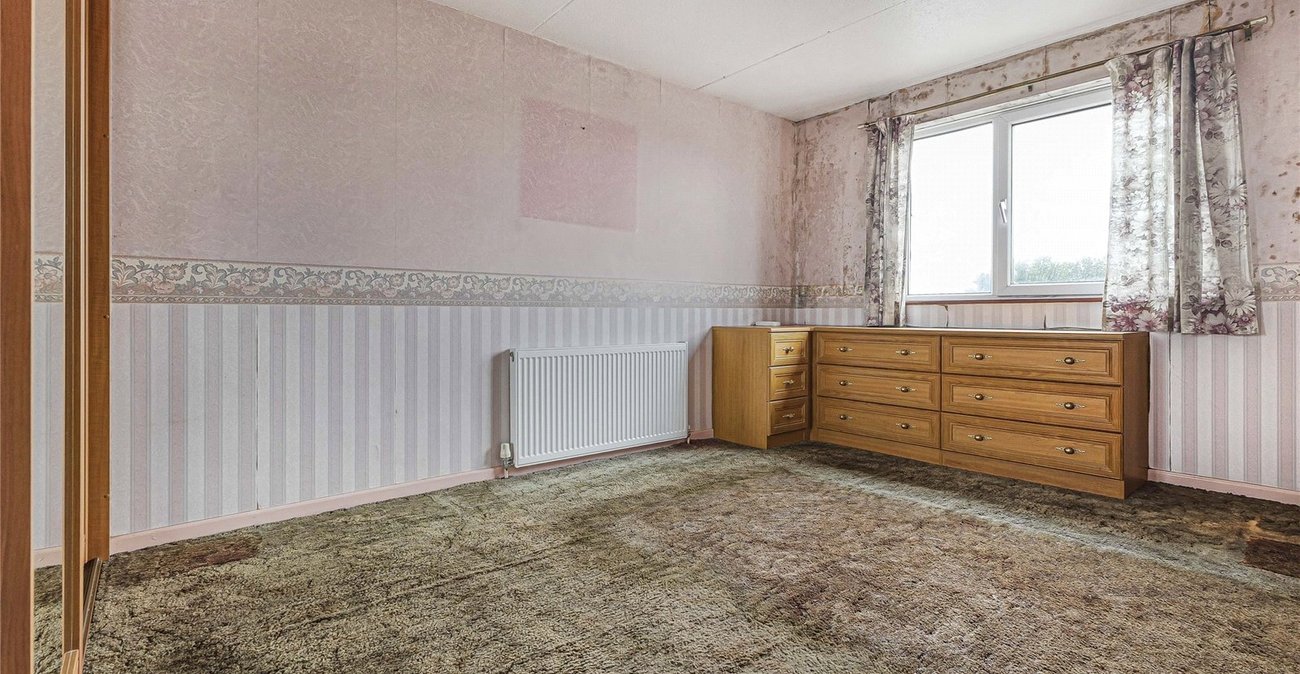 3 bedroom property for sale in Rochester | Robinson Michael & Jackson