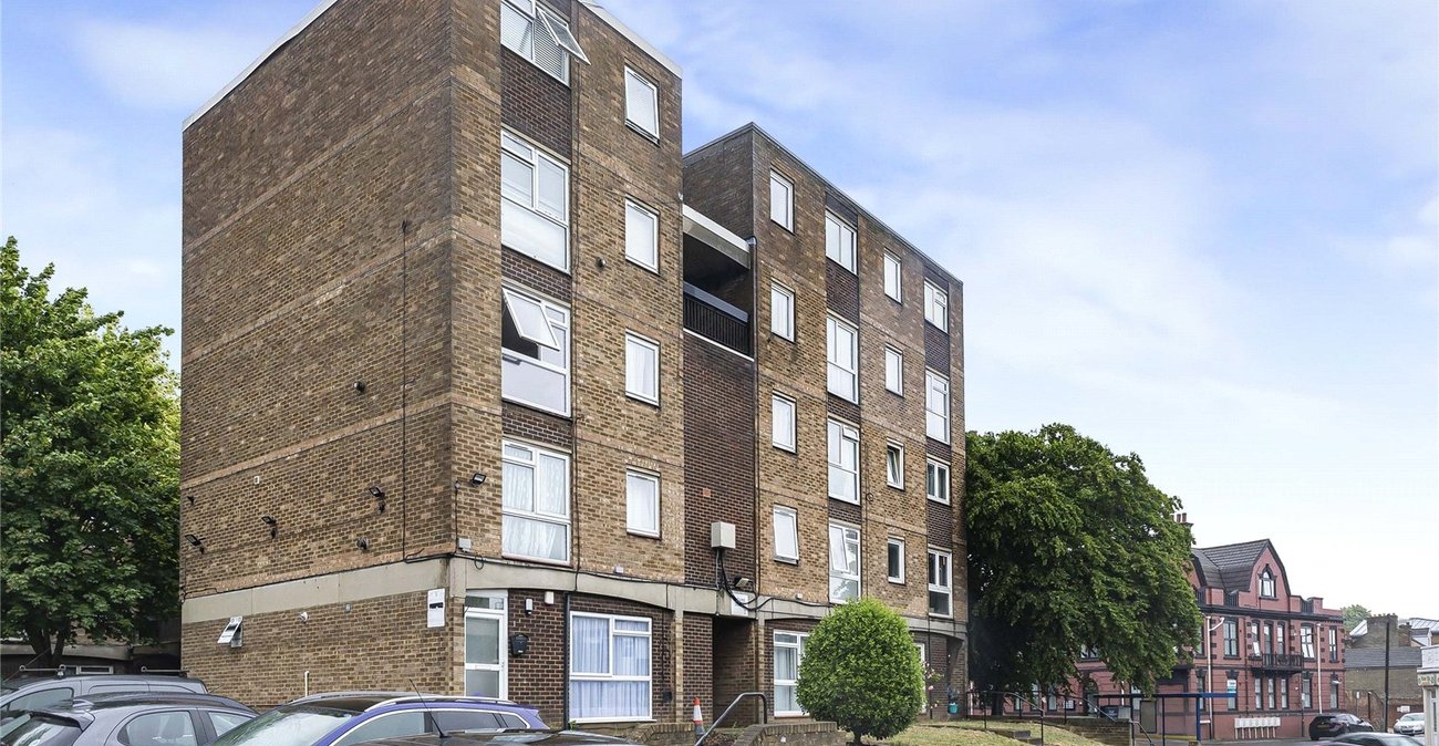 3 bedroom property for sale in Rochester | Robinson Michael & Jackson