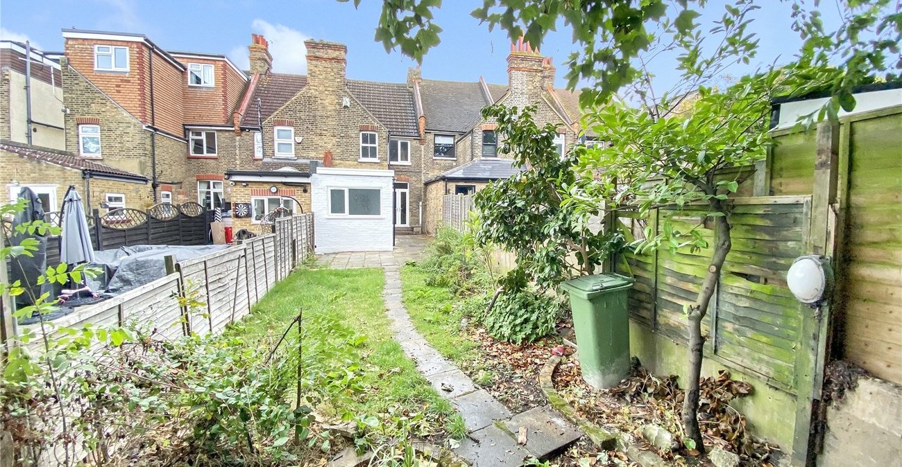 2 bedroom house for sale in Sidcup | Robinson Jackson