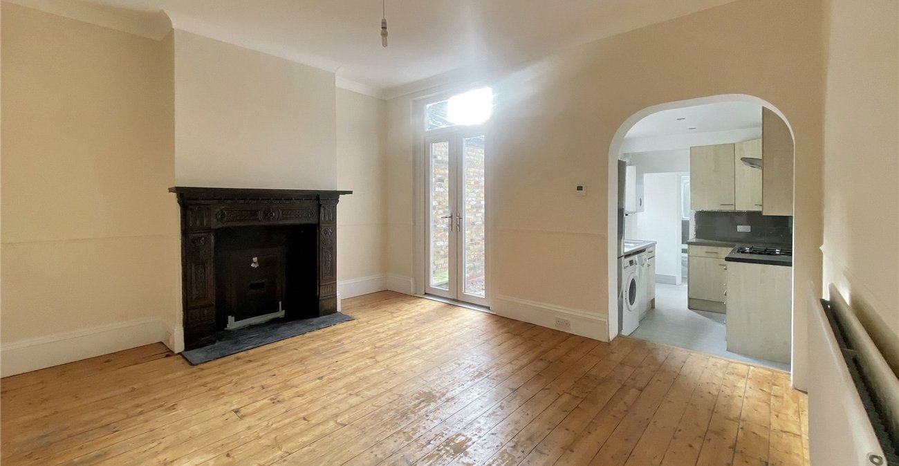 2 bedroom house for sale in Sidcup | Robinson Jackson