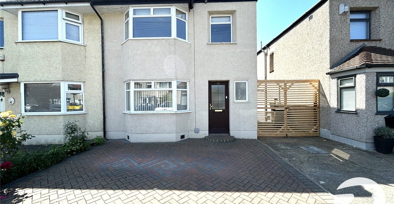 3 bedroom house for sale in Welling | Robinson Jackson