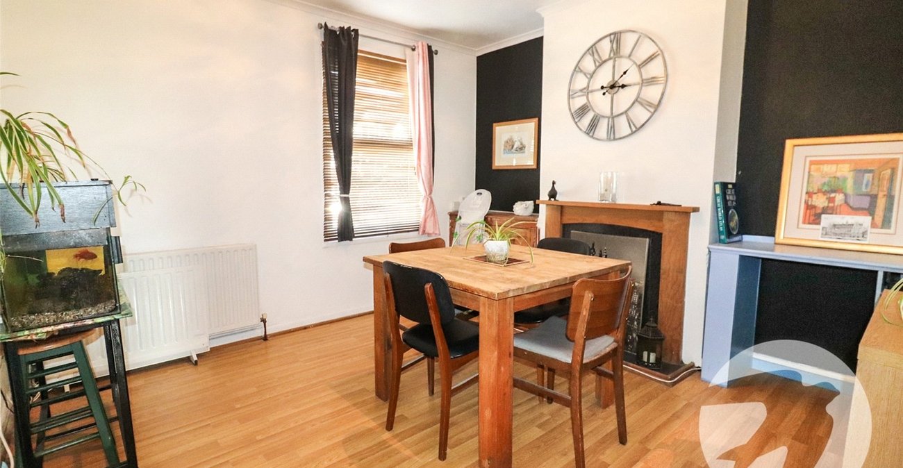 3 bedroom house for sale in Erith | Robinson Jackson