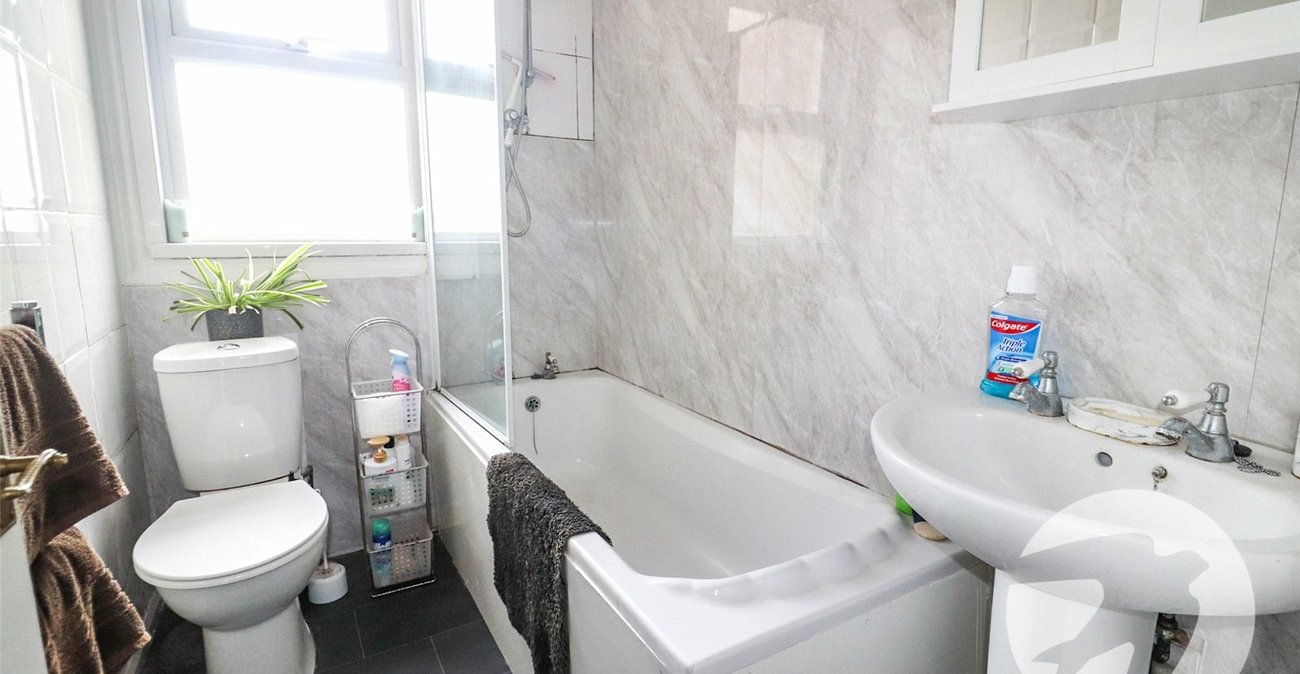 3 bedroom house for sale in Erith | Robinson Jackson