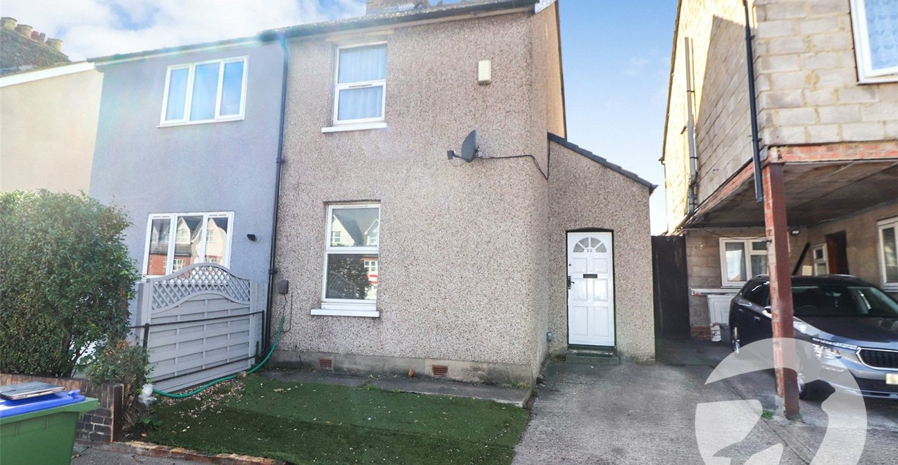 3 bedroom house for sale in Erith | Robinson Jackson