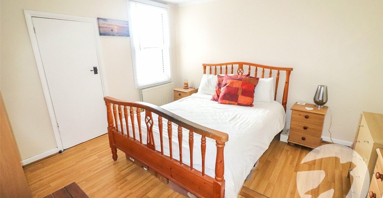 3 bedroom house for sale in Erith | Robinson Jackson