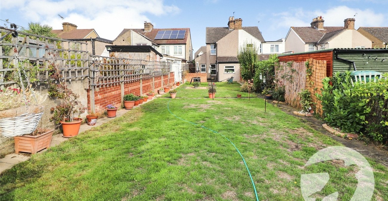 3 bedroom house for sale in Erith | Robinson Jackson