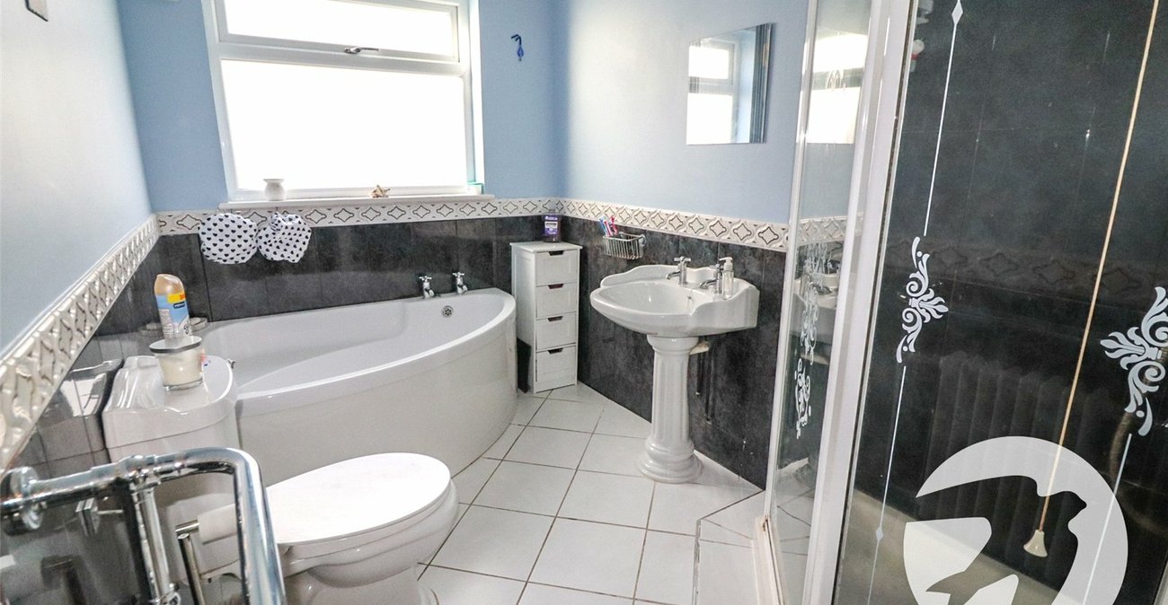 3 bedroom house for sale in Erith | Robinson Jackson