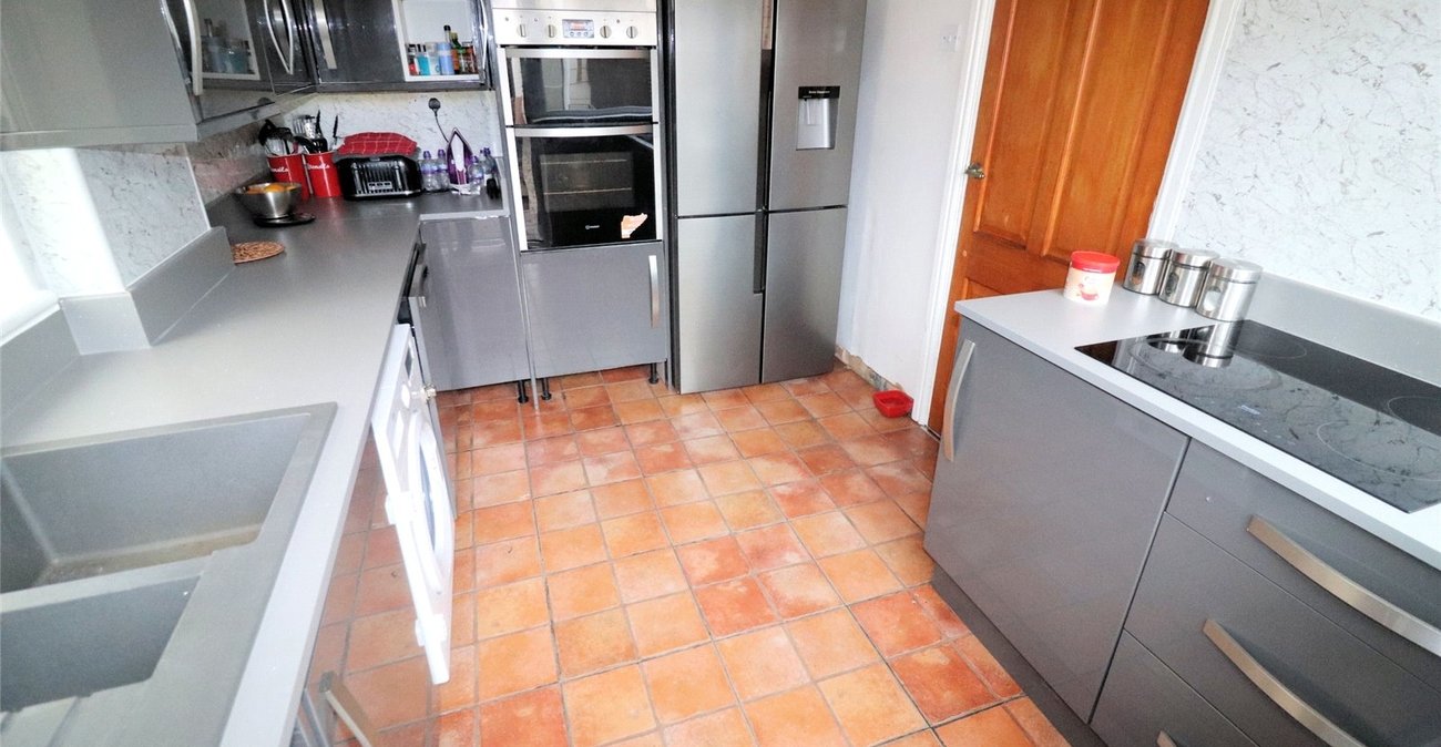 2 bedroom bungalow for sale in Erith | Robinson Jackson